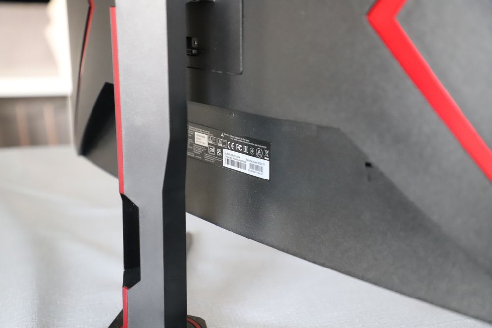 Monitor AOC curvo 31.5” 165hz