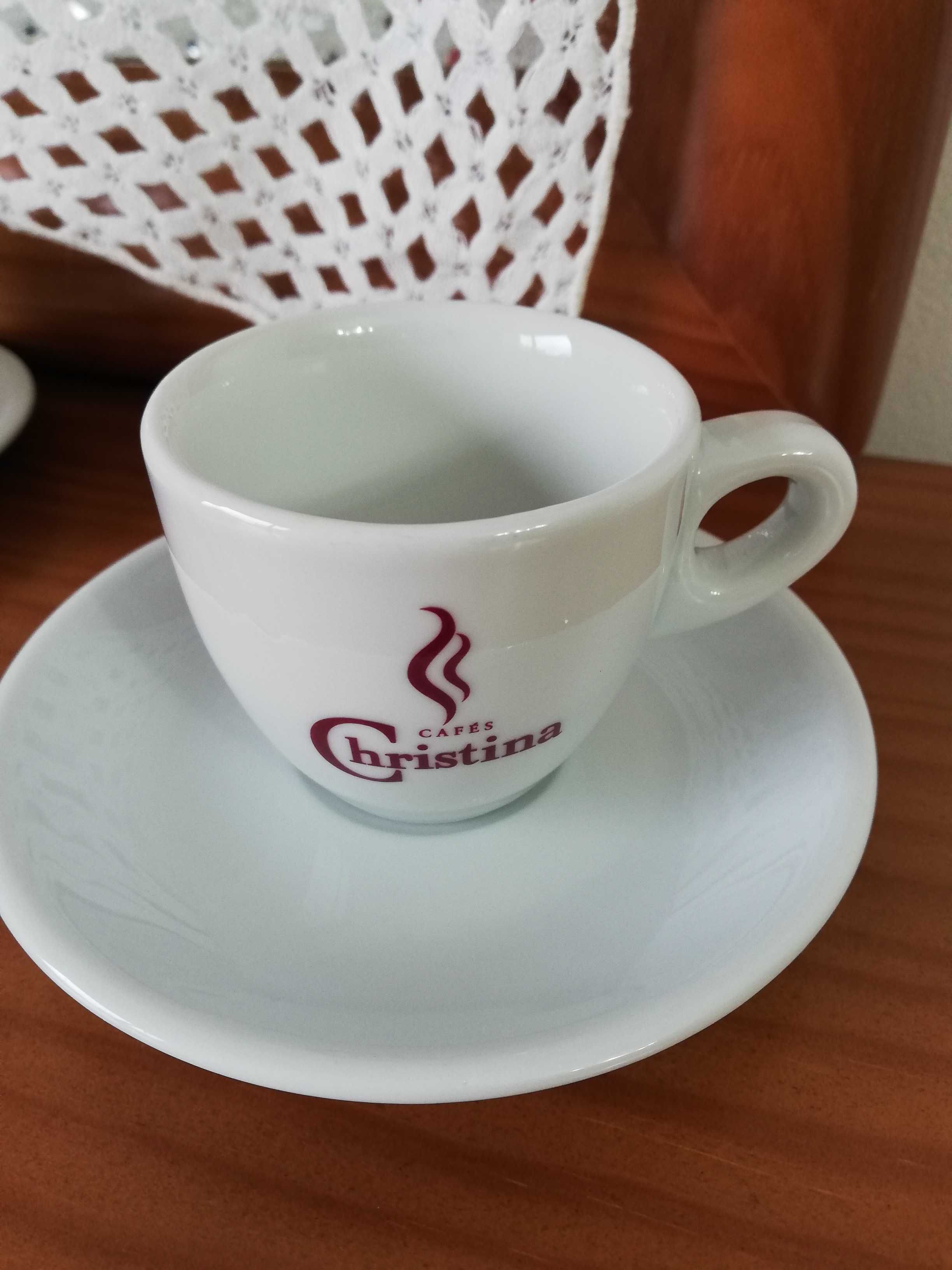 Várias Chávenas com Pires de Café para Coleção - Cada 5€