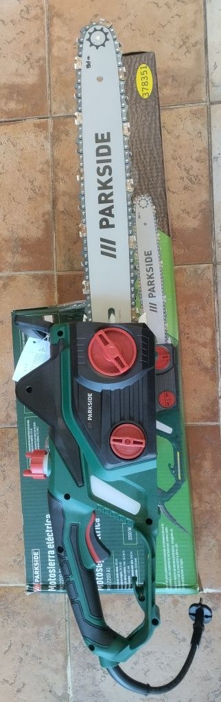 Motoserra Parkside 2200W