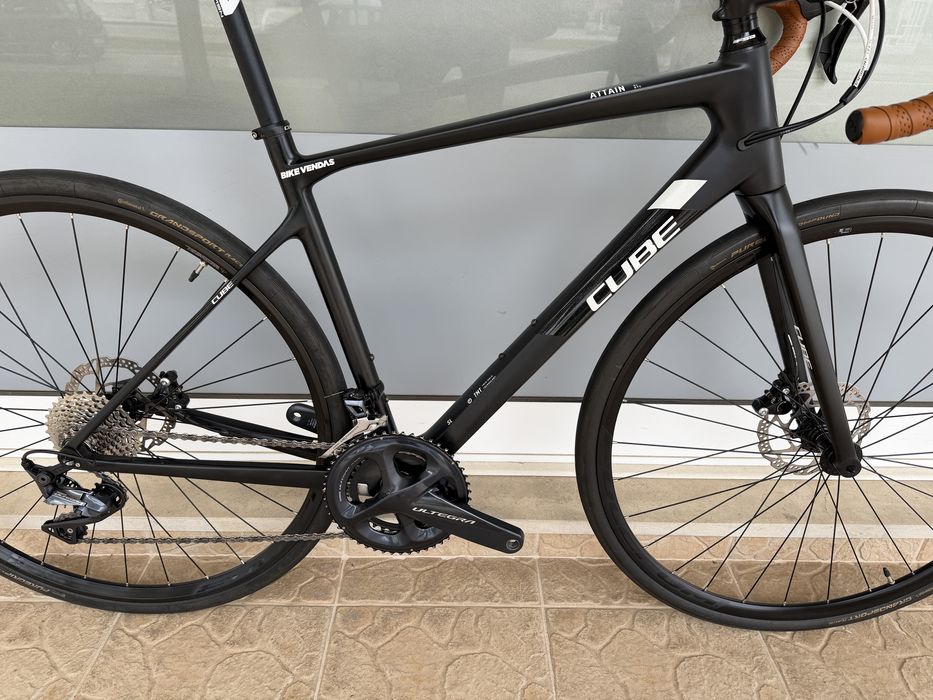 Bicicleta de estrada em carbono - disco