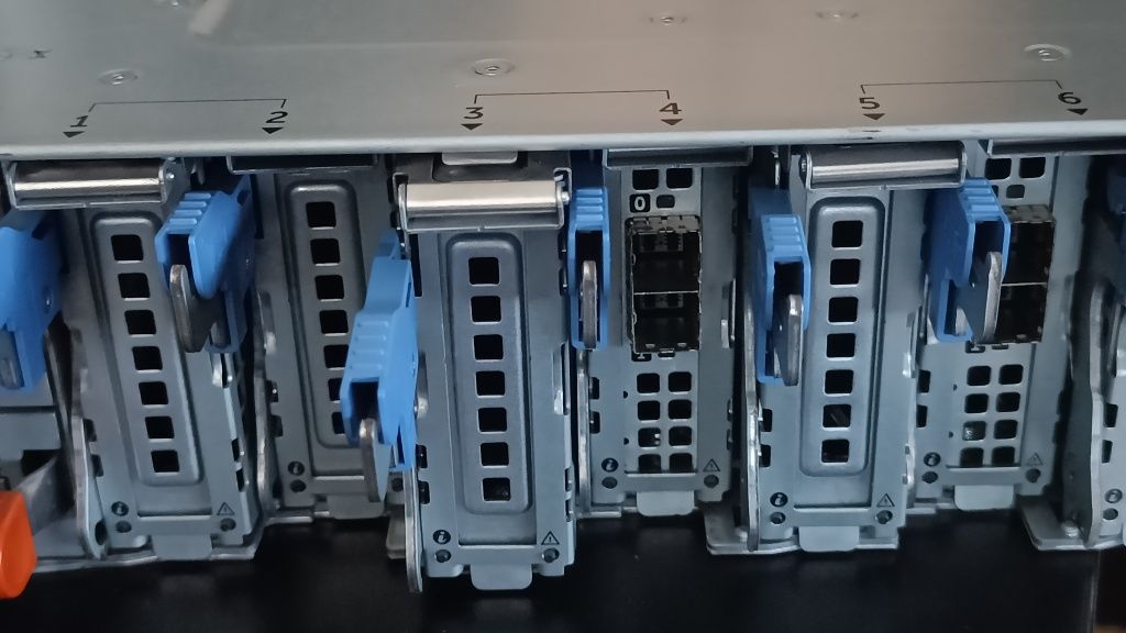 Serwer Dell 6x Xeon E5-2680v3 2x2000W 3 x Dell E02B  Dell FX2s