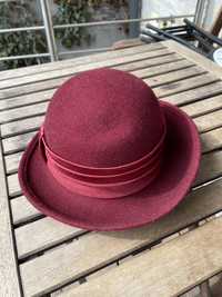 Bordowy kapelusz filcowy 55