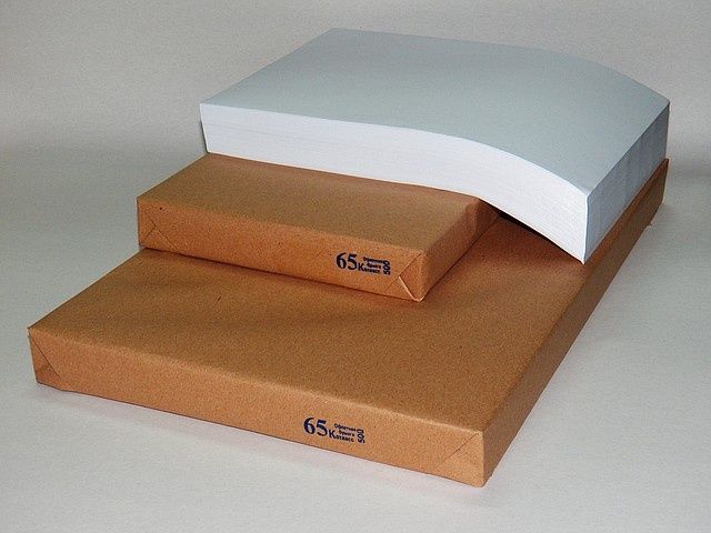 Мелованная бумага в пачках , формат SR3 (32*45) от 115- 300г/м2,