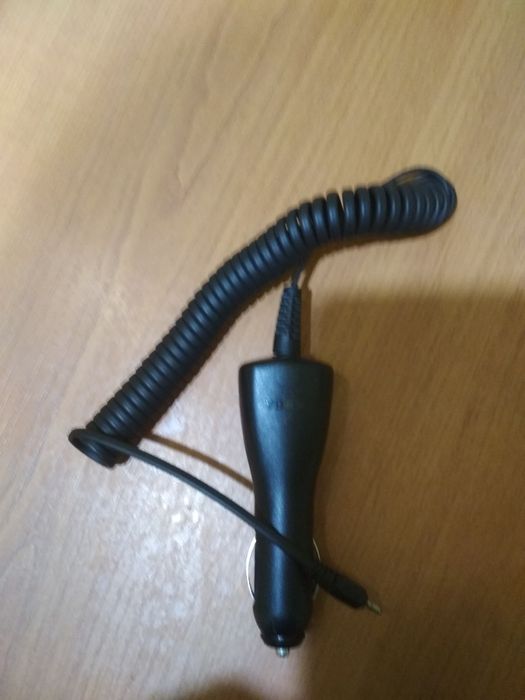 Автомобільне зарядне