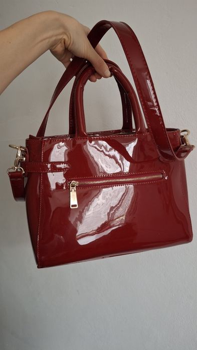 Стильна сумка темно-червоного кольору