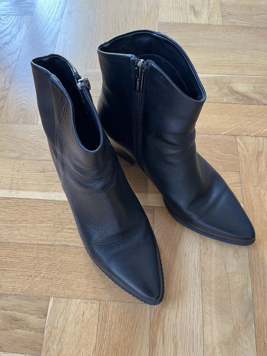 Botki r. 40, czarne, bardzo zgrabne i koniece. Mega wygodne i uniwersa