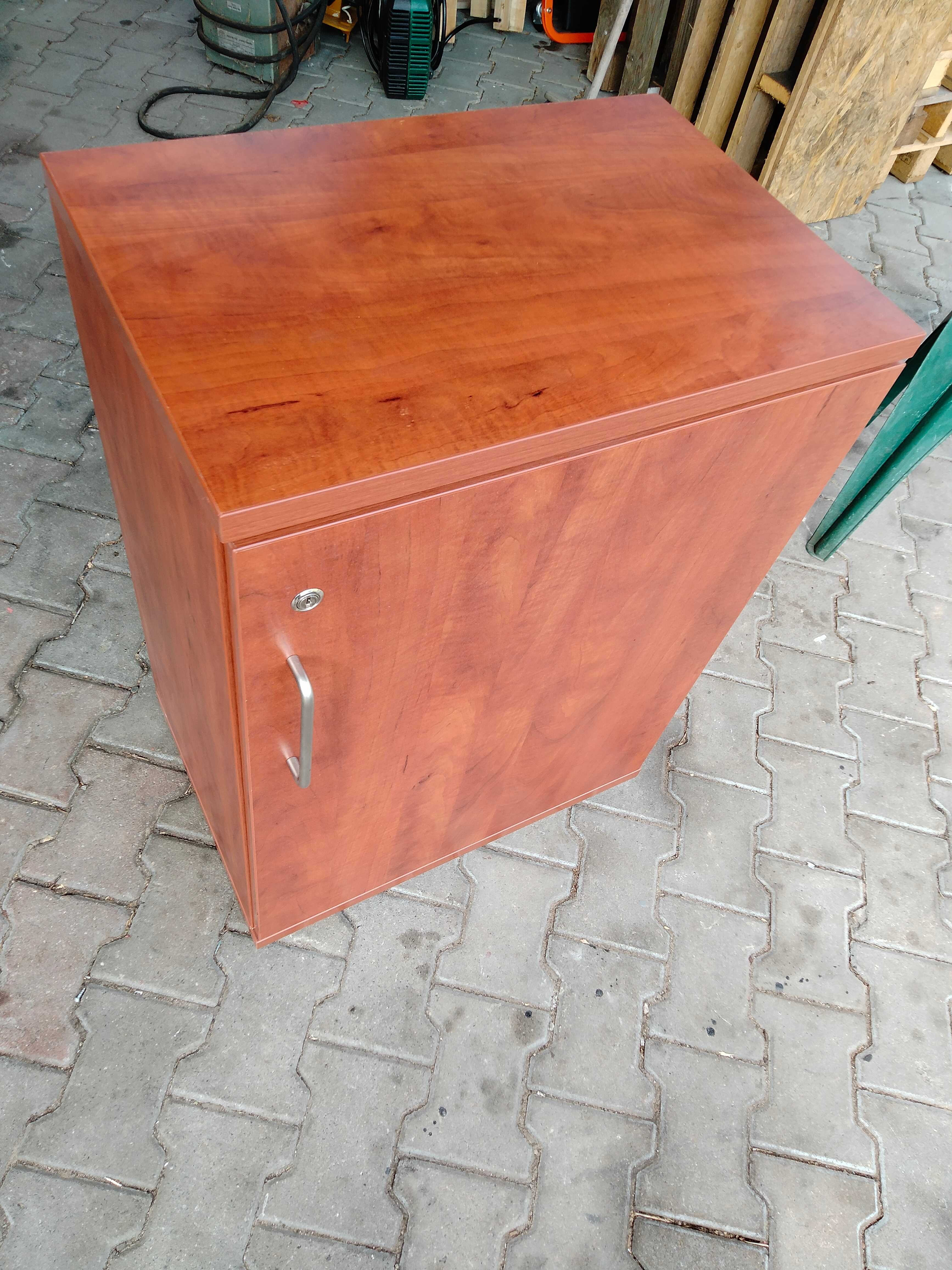Szafka,mały mebel 83/60