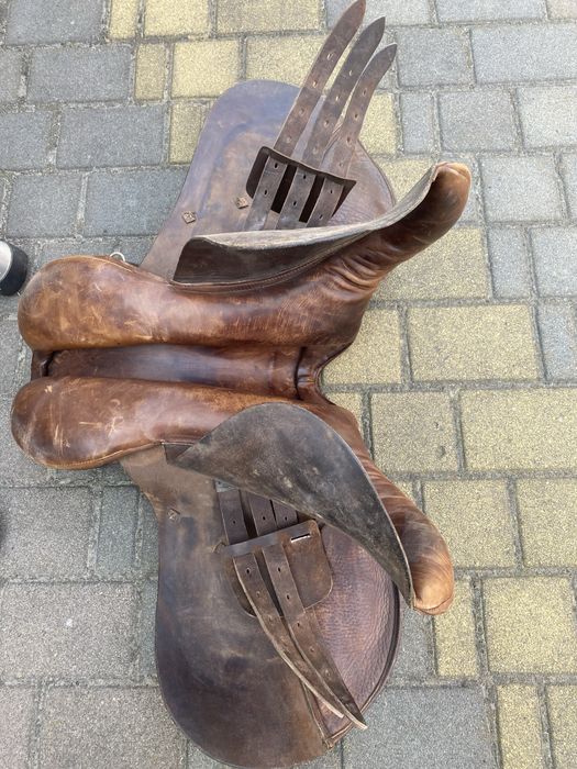 Седло для лошади кожаное England