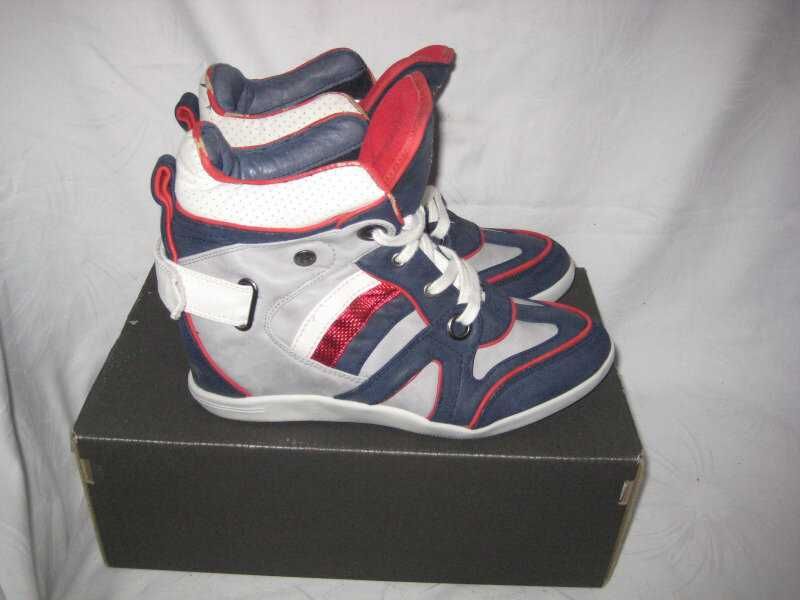 Ботинки хайтопы сникерсы Mustang Германия 41-42 размер,стелька 27,5 см