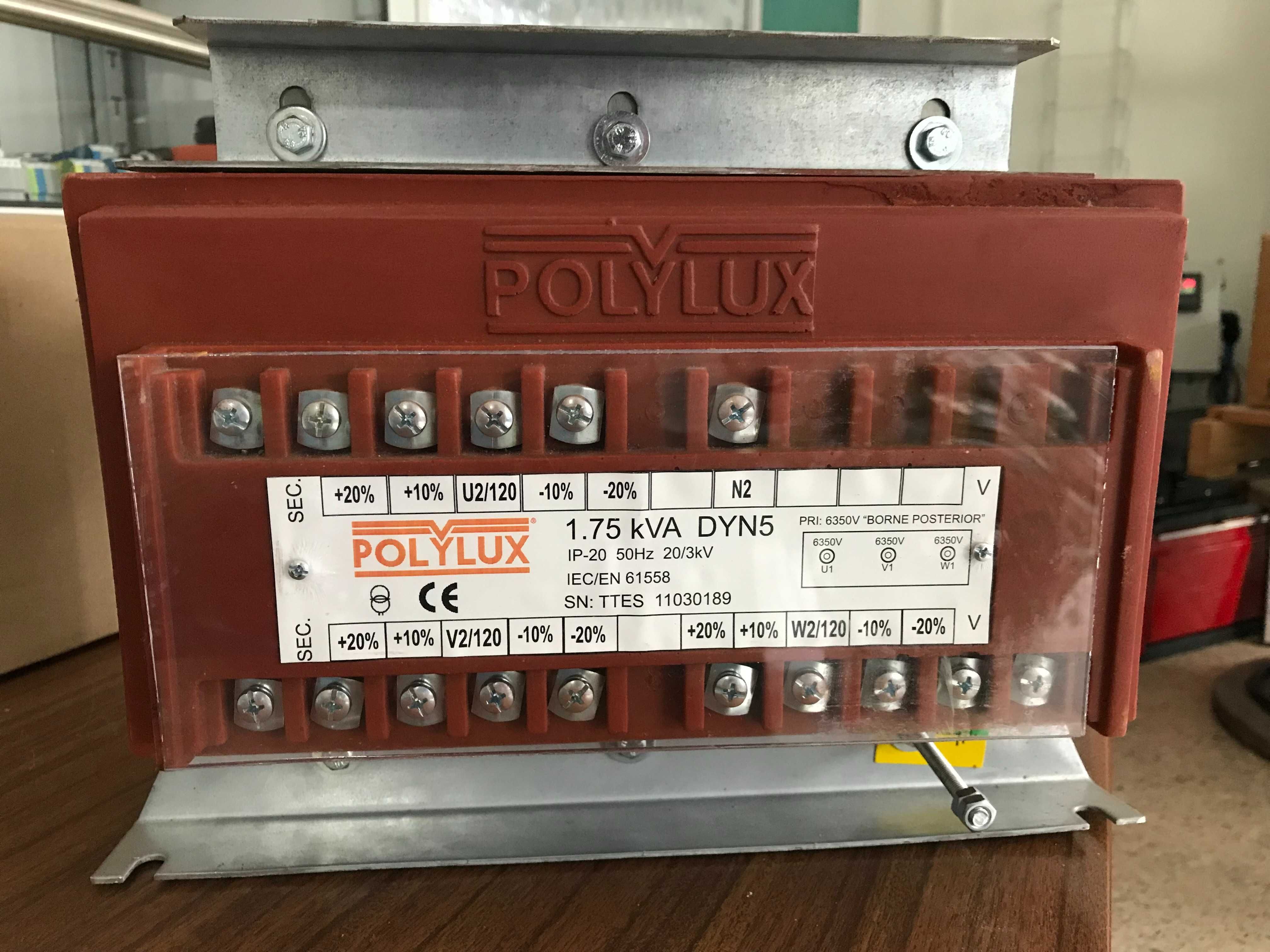 Transformador trifásico isol. 6350V 120V+/ 10%+/-20%,1750VA