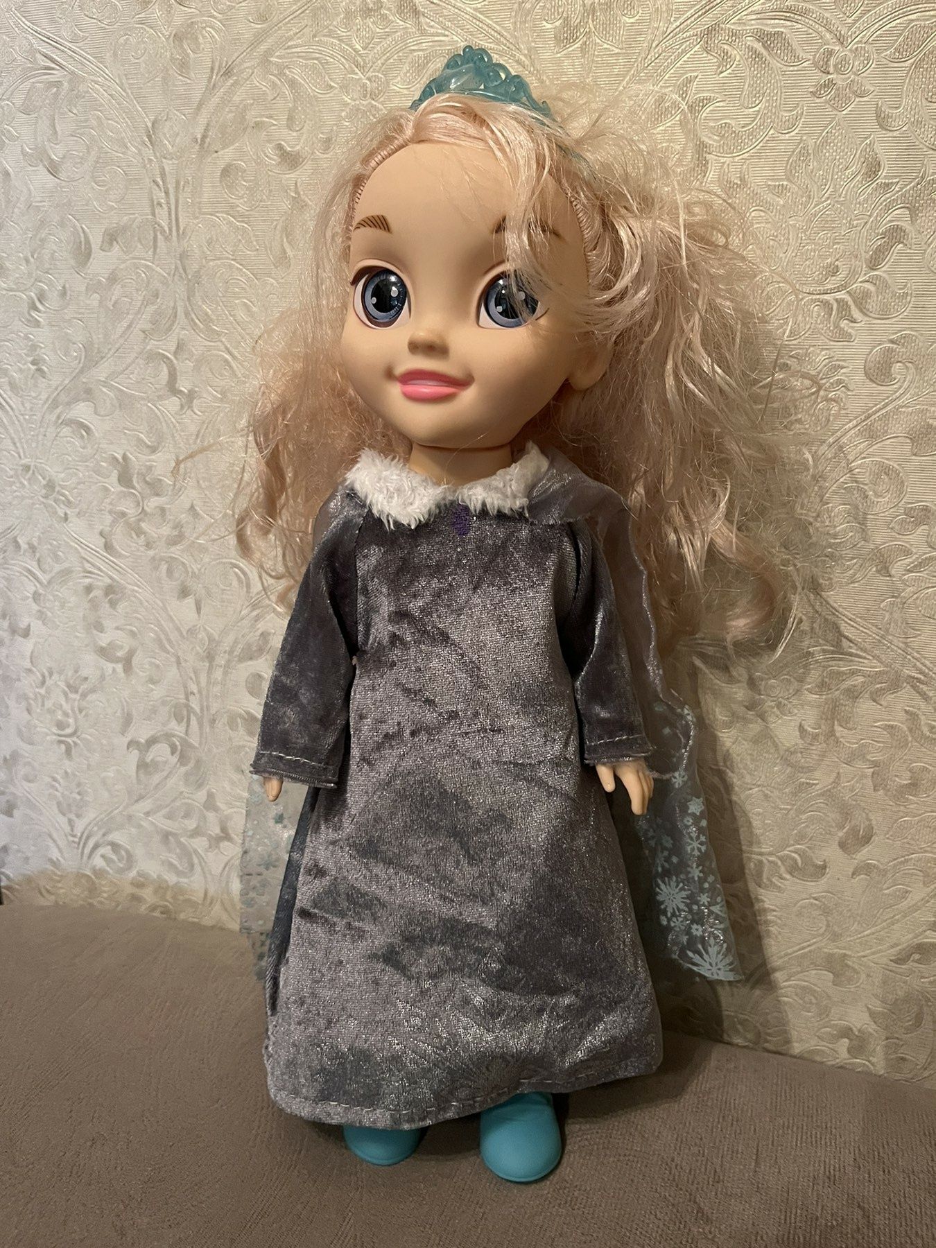 Лялька Ельза висота 34 см.