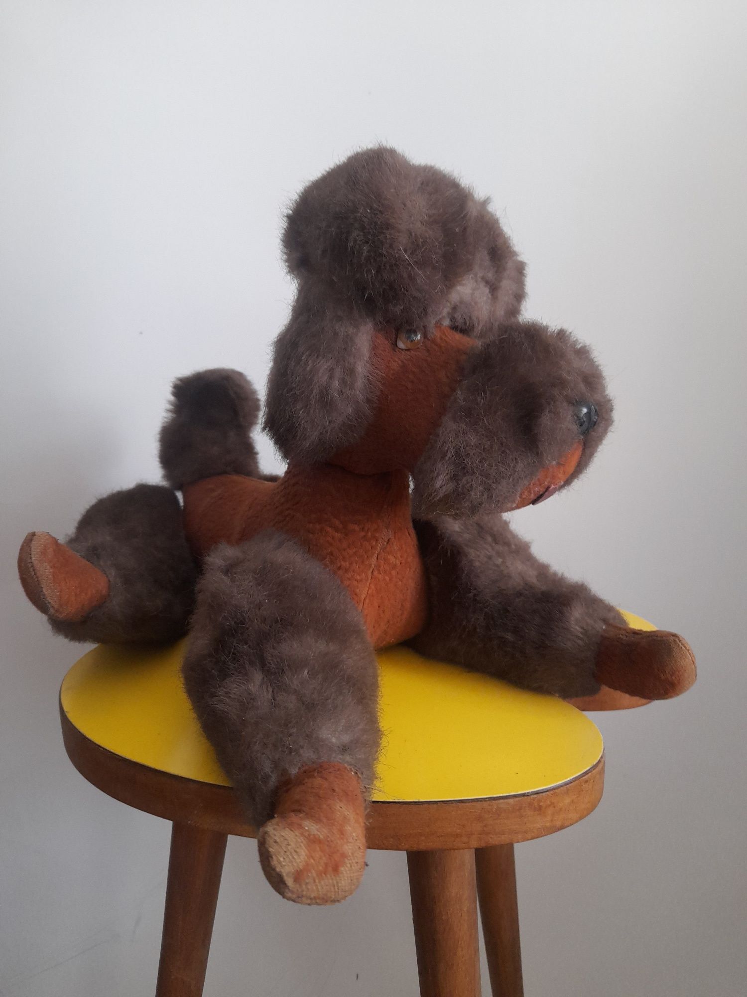 Cão "poodle" de peluche vintage