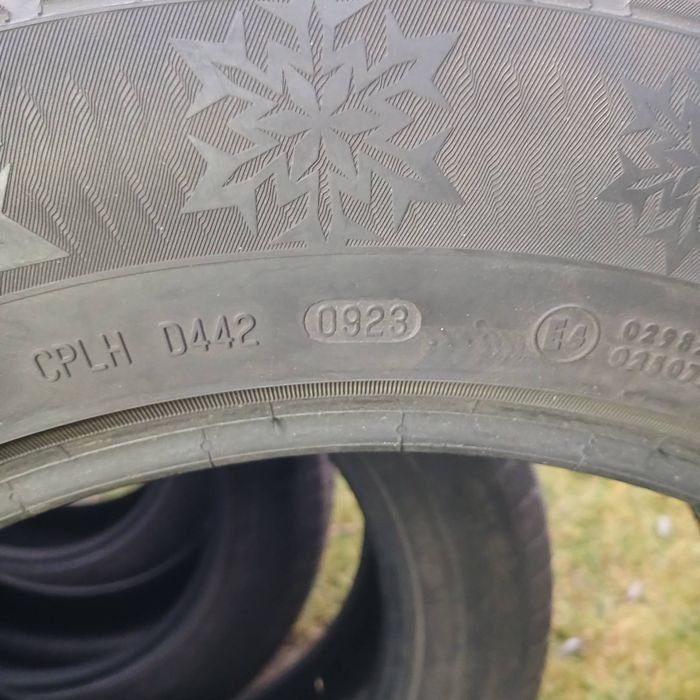 Шини Continental 255/55R 18