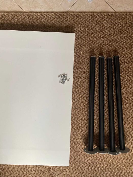 Mesa 60cm x 100cm (Como Nova)