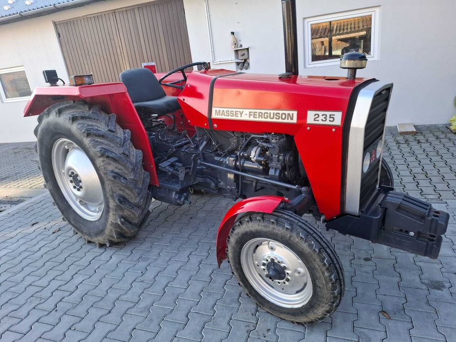 Traktor Massey Ferguson