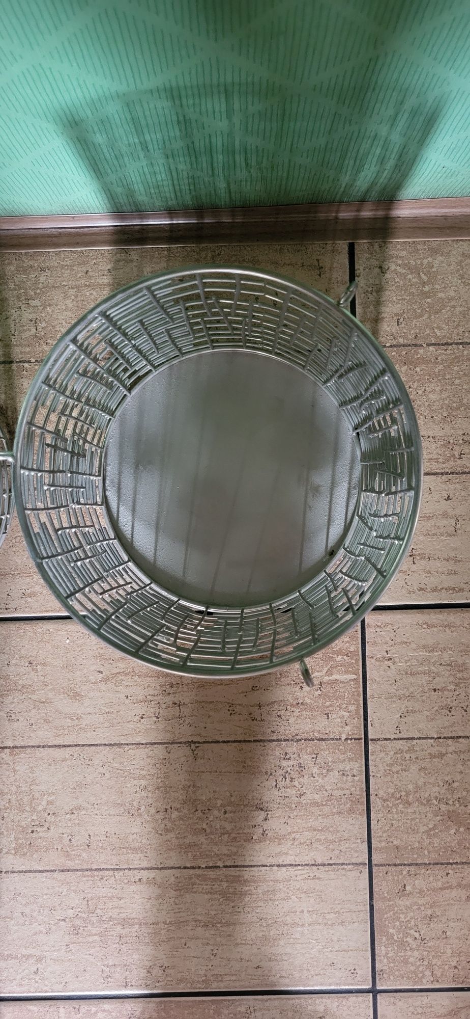 Metalowy srebrny lampion ażurowy