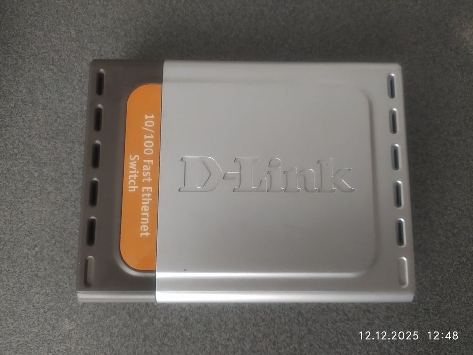 Комутатор D-Link DES-1005D свіч 5 портовий