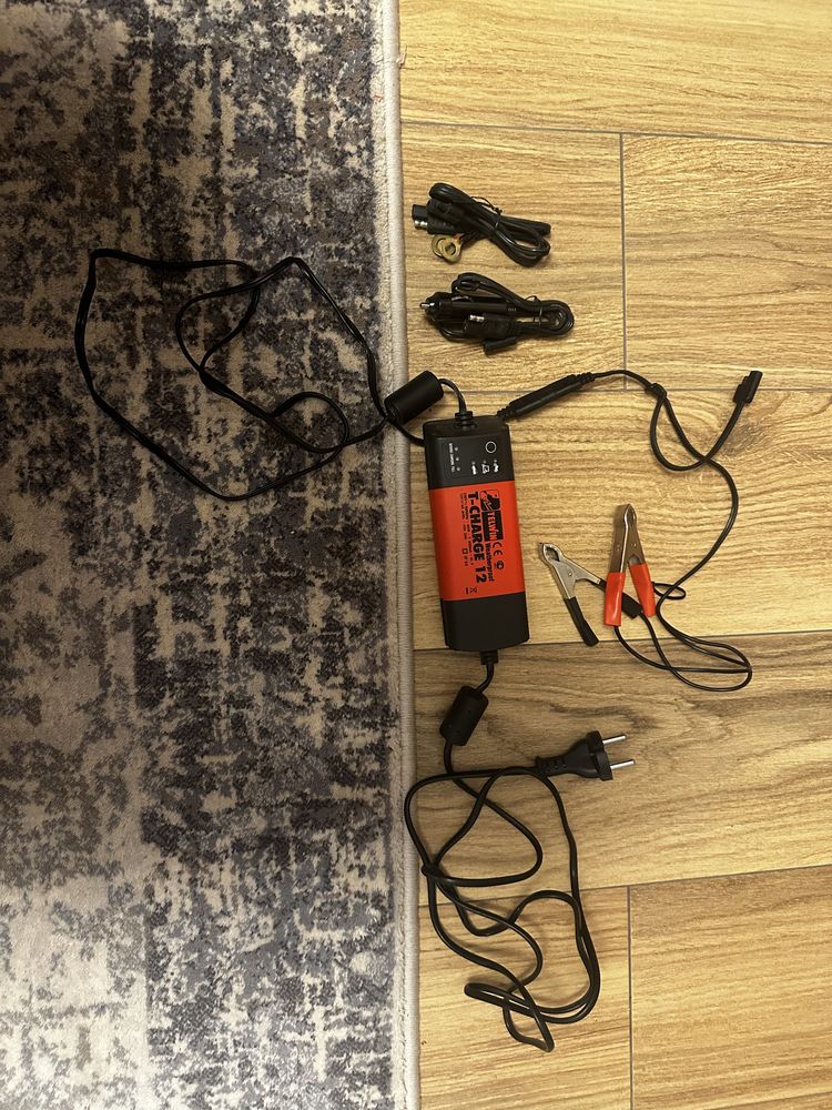 Prostownik firmy TELWIN T-CHARGE 12, 12V