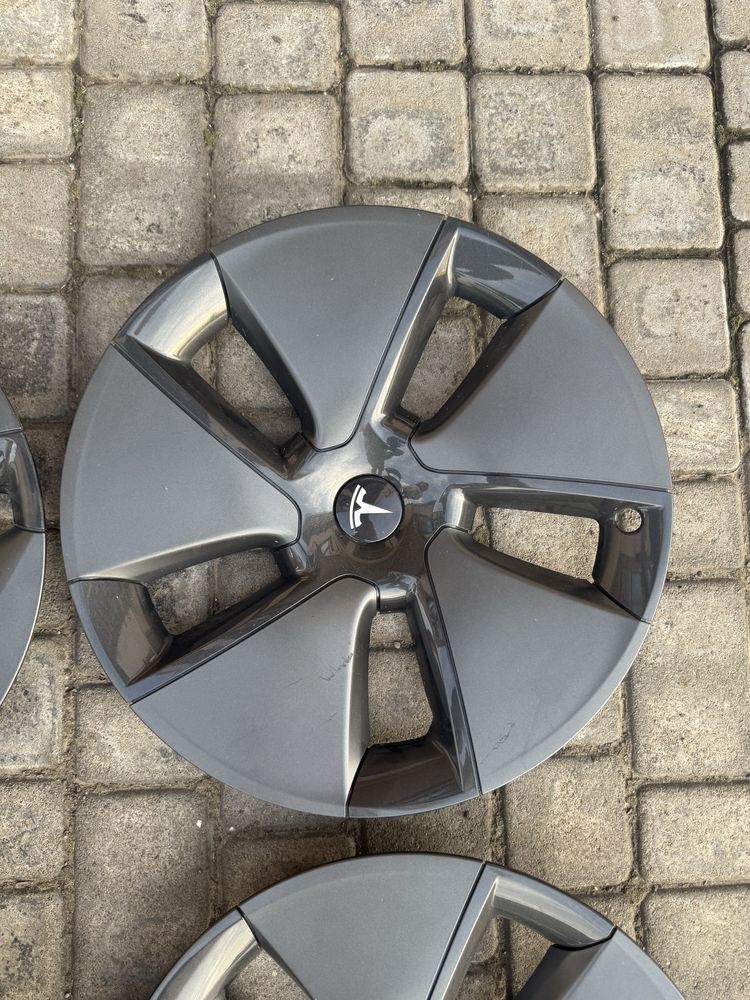 Ковпаки (комплект) tesla model 3 r18