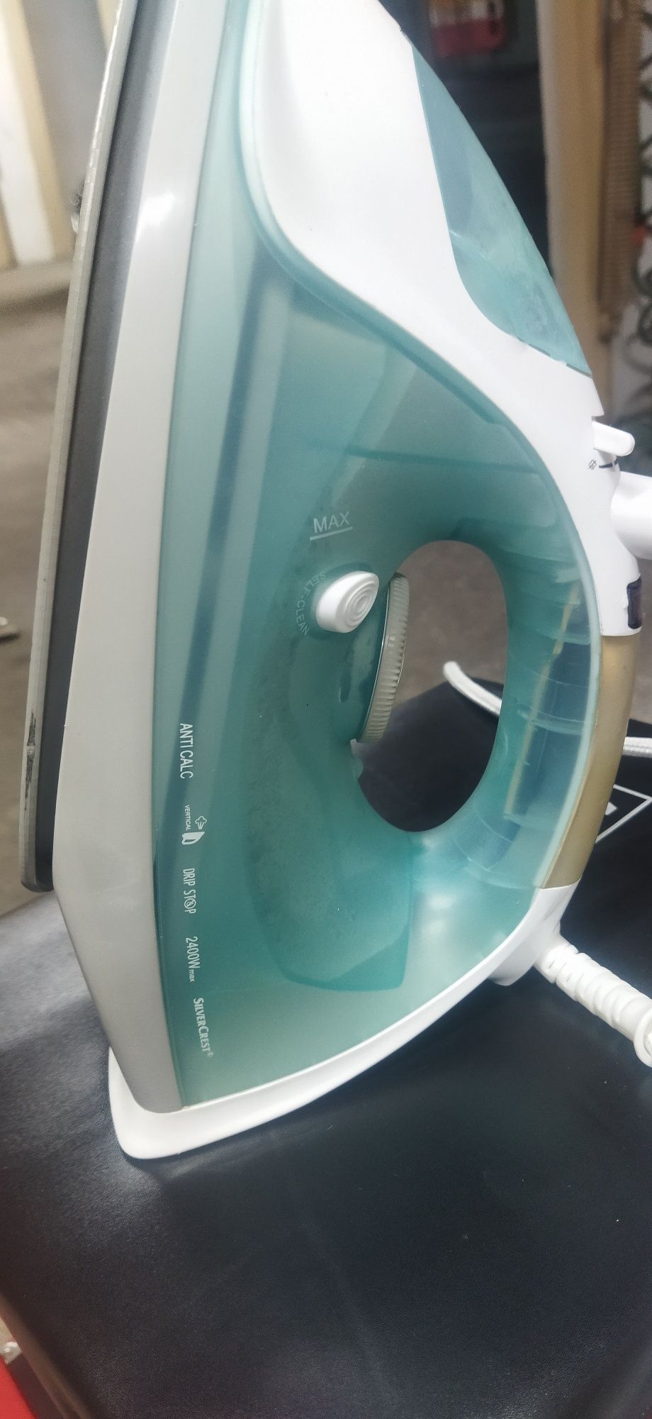 Ferro de engomar com vapor
