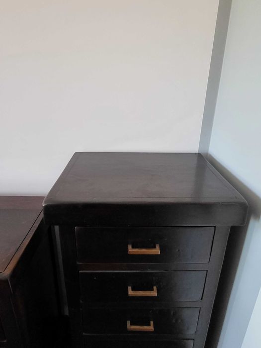 Zestaw mebli z litego drewna Belbazaar, regał, komody, nocne szafki