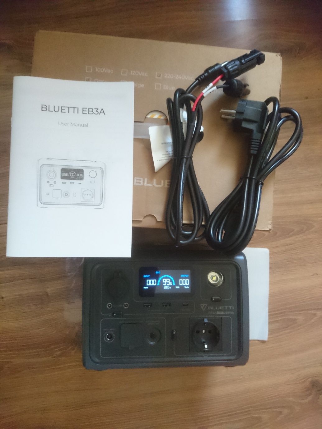 Зарядна станція BLUETTI EB3A