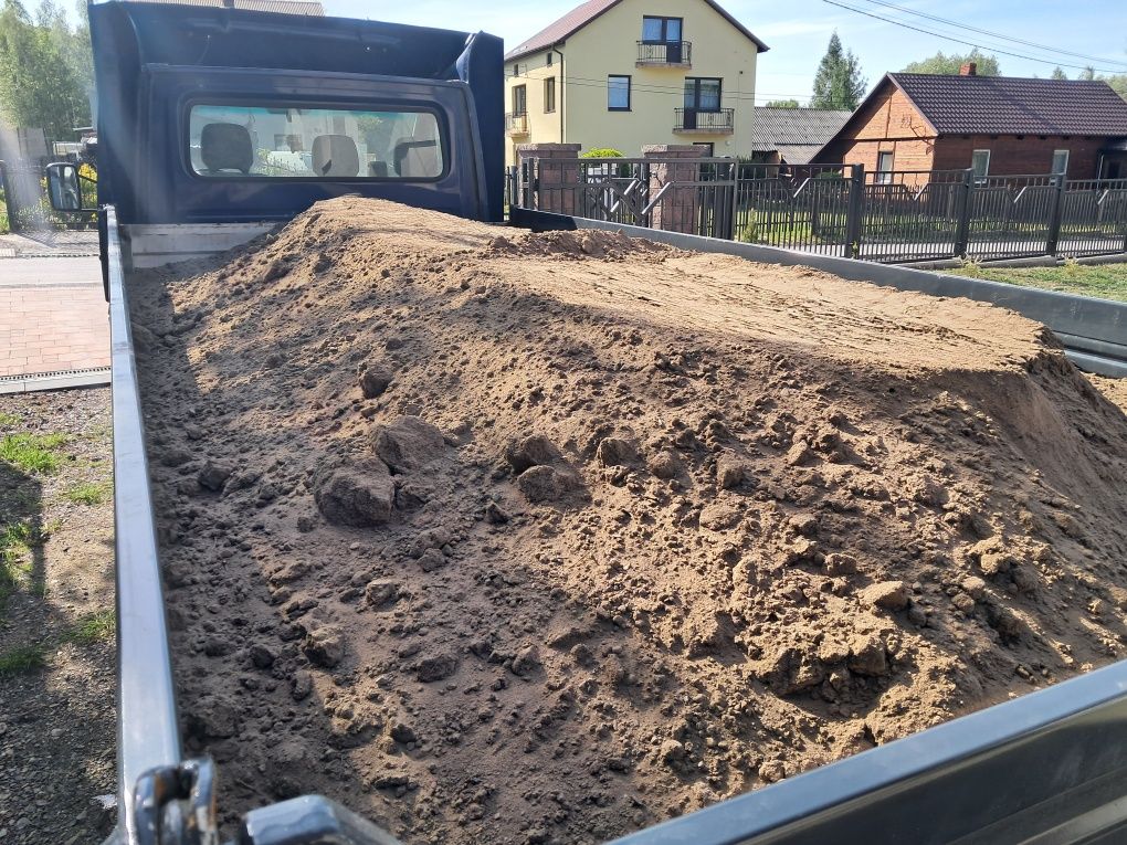Kora sosnowa, ziemia przesiana ziemia ogrodowa