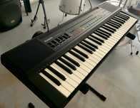Casio CT 660 + oryginalny zasilacz + statyw + podstawka na nuty