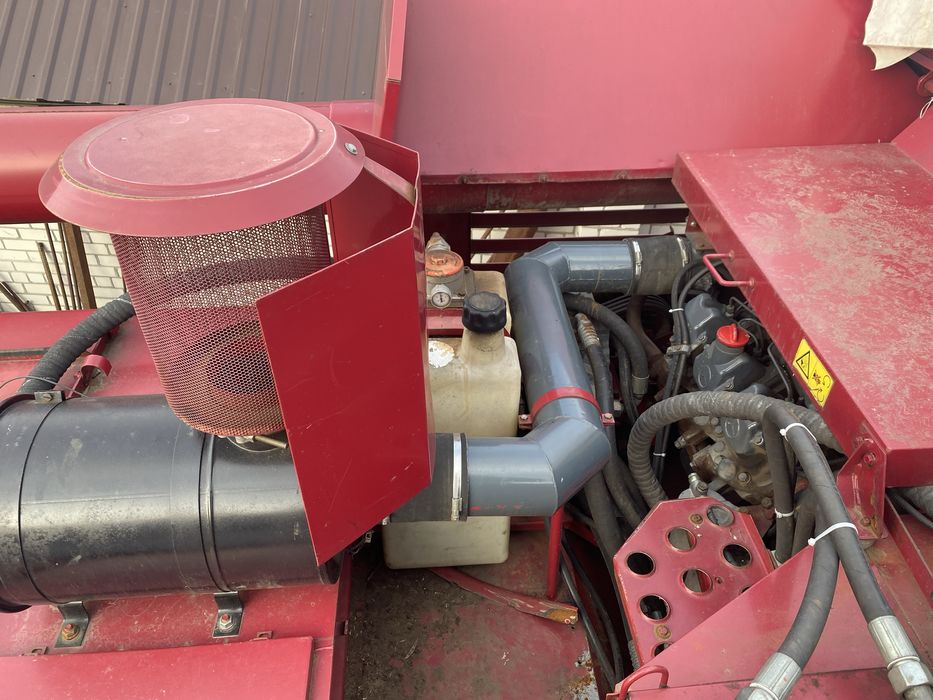 Комбайн Case 527