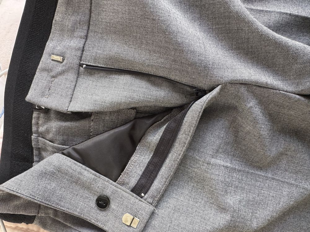 Calça classica cinzenta zara