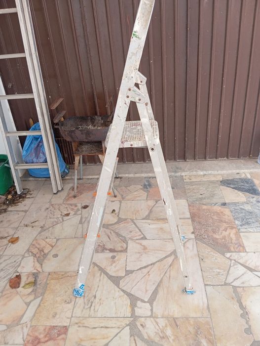 Escadote Alumínio 4 Degraus