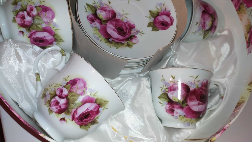 Сервиз чайный новый.Посуда.Чашка с блюдцем - 6 шт.