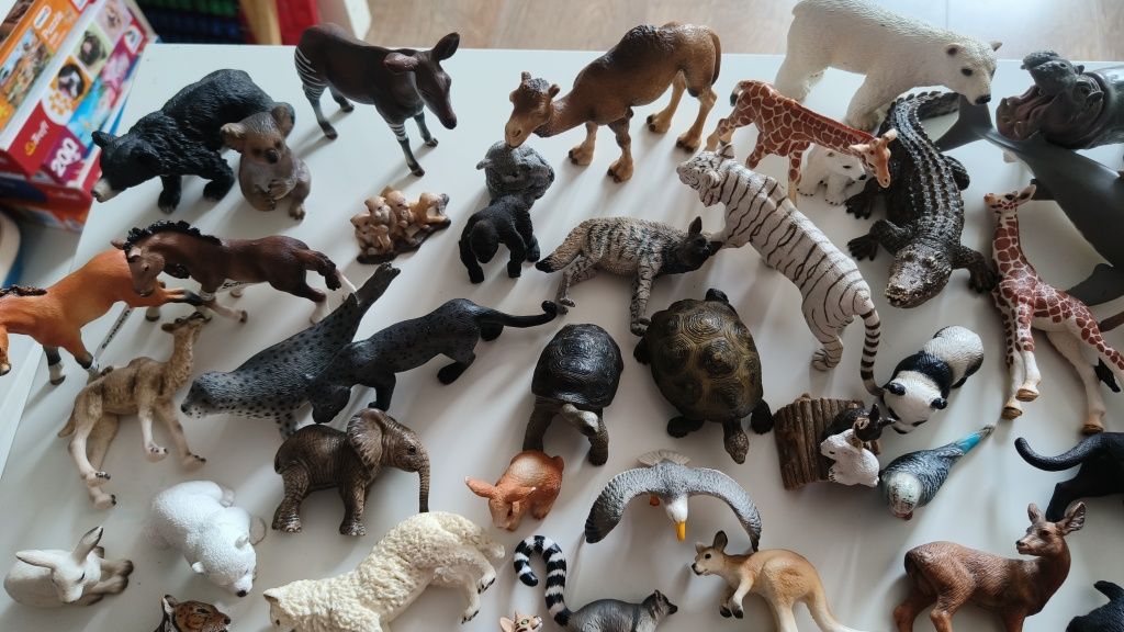 Figurki zwierząt schleich/collecta