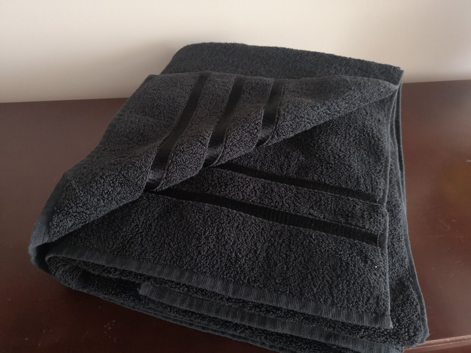 Ogromny nowy ręcznik kąpielowy czarny 100x150 cm