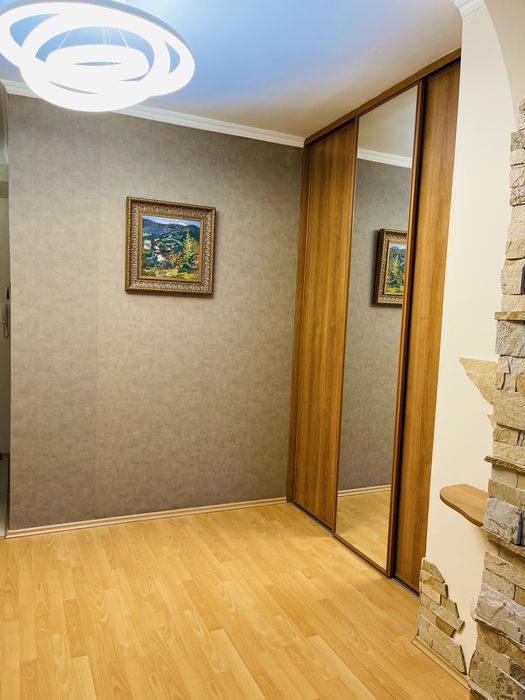 1 кімната студія 59 кв.м ул. Межигорская,28, Подол,Контрактова площа,