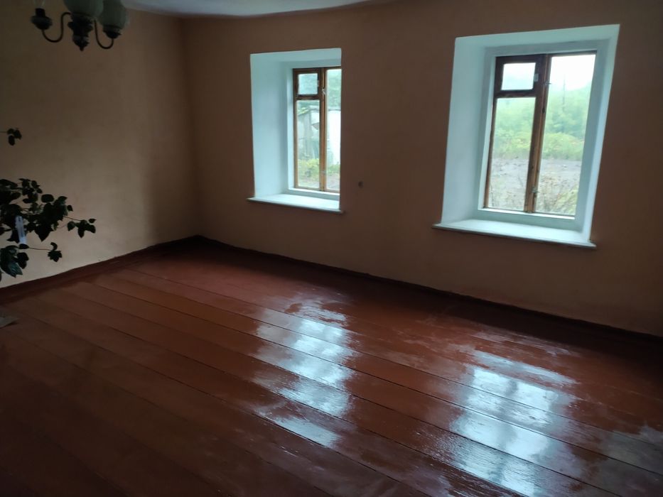 Будинок біля центру міста