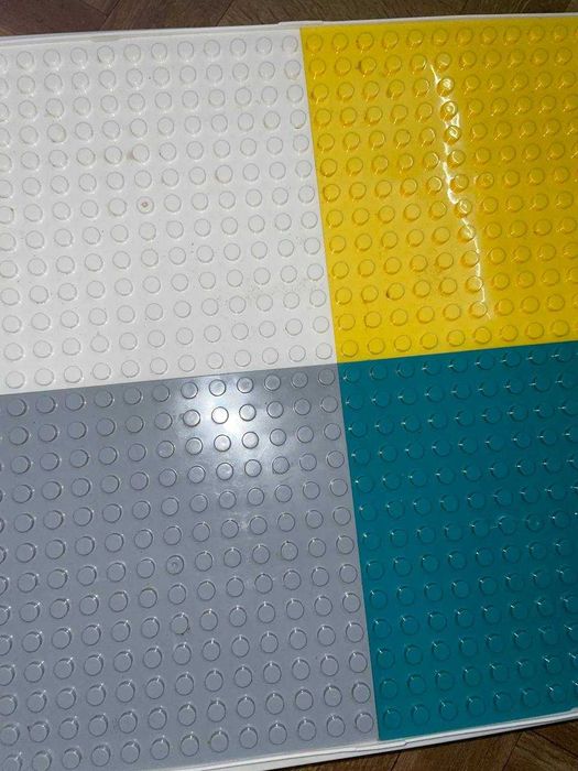 Дитячий столик зі стільцем та конструктором