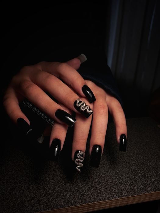 Манікюр та педикюр