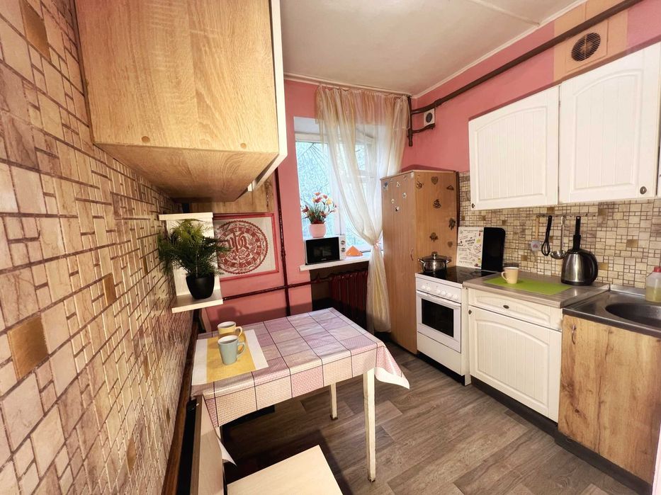 Хостел поряд з метро/ 1500грн-місяць! біля вул. Святошинської