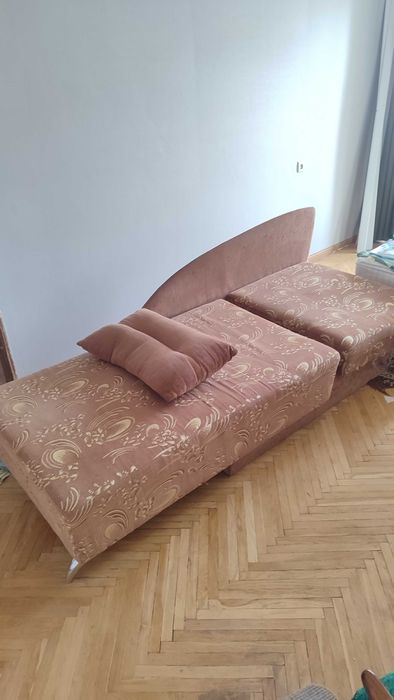 Віддам диван безкоштовно