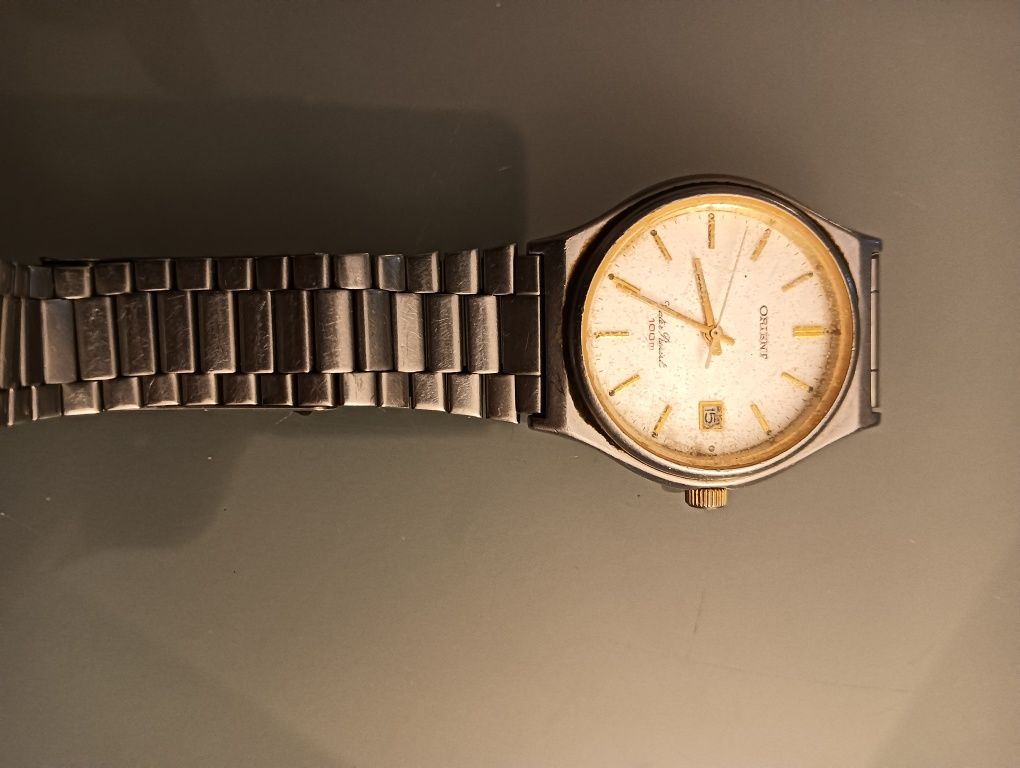 Relógio Orient Classic Design Caixa de aço de 35mm de diâmetro*