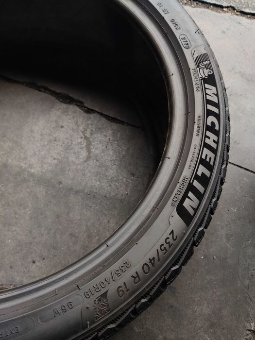 2шт 235/40 R19 Michelin Pilot Alpin⁵ зимові шини преміум