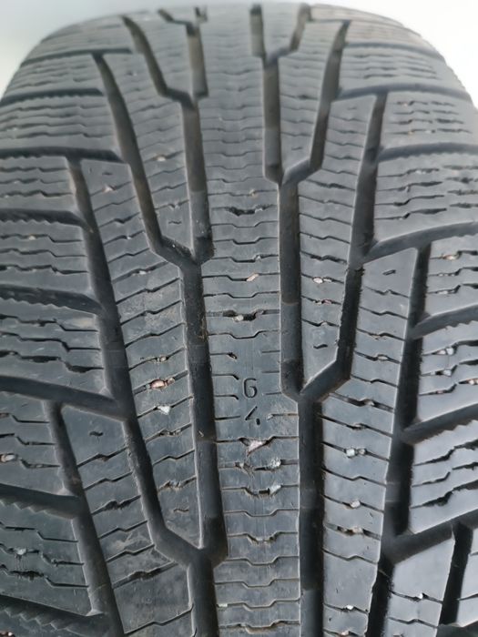 вживані зимові шини 215/55R16 Nokian Hakkapeliitta R 9 одиночка