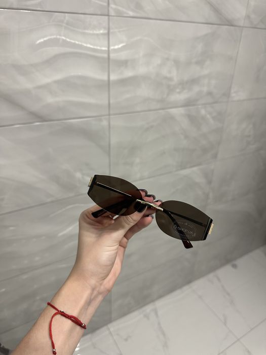 Окуляри в стилі відомого бренду