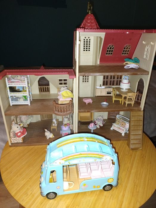 Sylvanian Families zwierzątka,dwa domki,domek, autobus,mebelki
