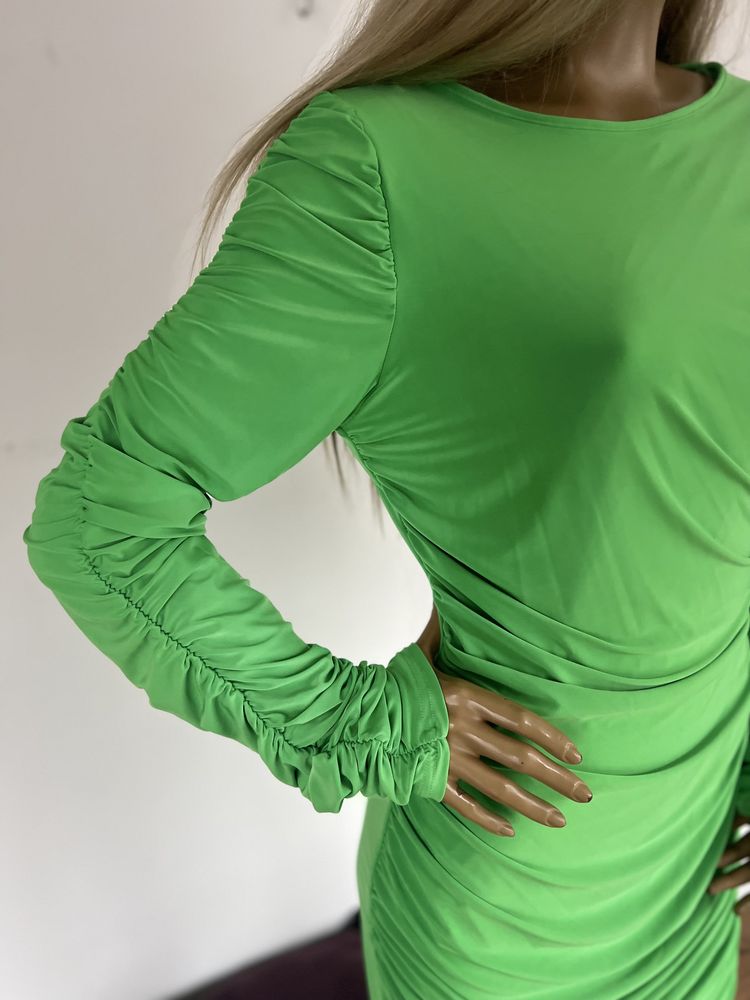 Boohoo sukienka zielona 46 xxxl elastyczna marszczona