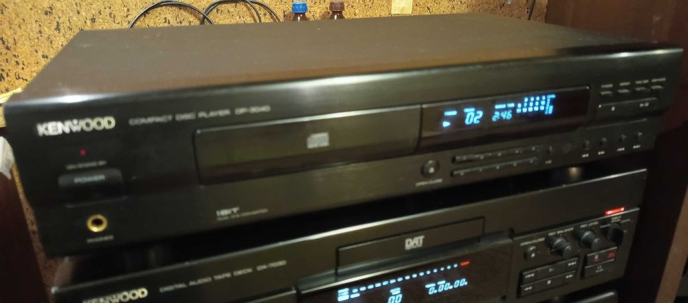CD програвач KENWOOD DP-3040