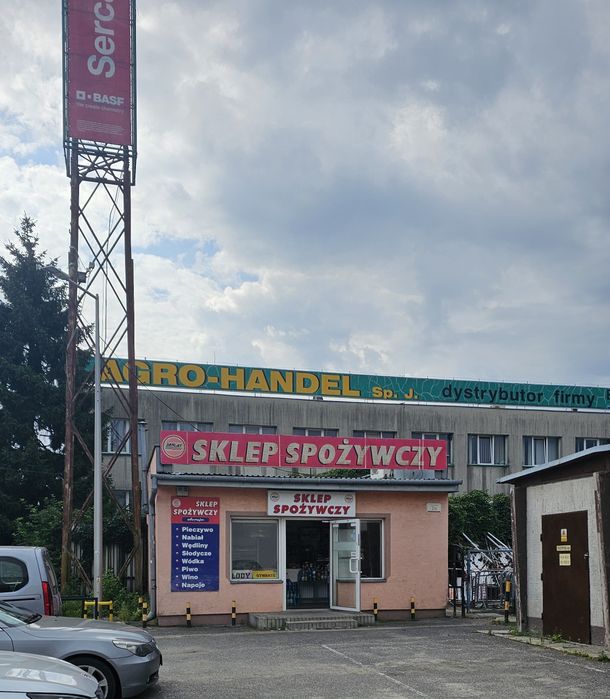 Okazja !! Sklep / Lokal usługowy 50 m² – przy głównym wjeździe na gieł
