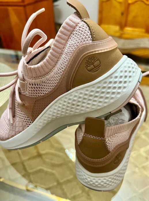 Buty Timberland buty damskie sportowe nr 41 pudrowy róż nowe