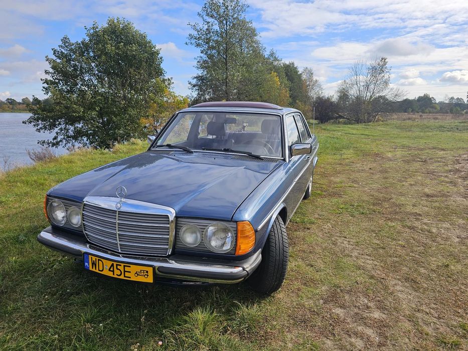 Mercedes-Benz W123 Zabytkowy Mercedes 230e